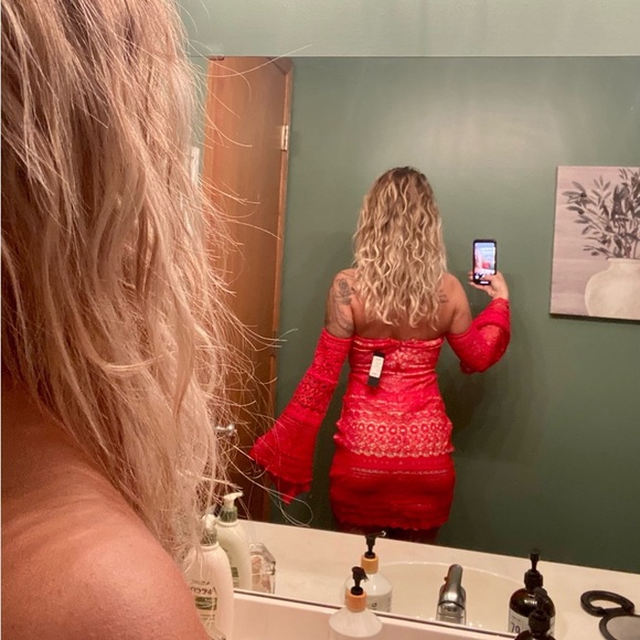 ♦️NWT! STUNNING AKIRA Honeysuckle Lace Mini Dress, size small - Picture 3 of 8